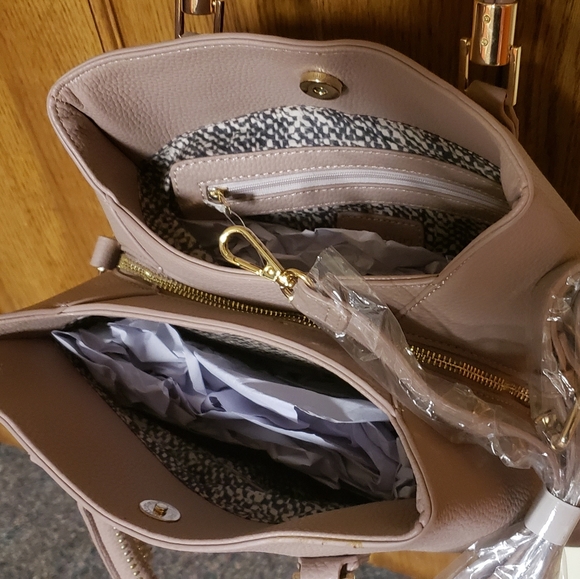 Nico & Olive Handbag - Picture 5 of 6